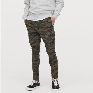 H&M Men’s Camo Jogger